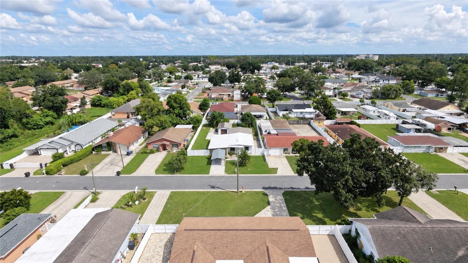 Single Family Residence at 7518 BLOSSOM AVE, TAMPA, photo 11 of 88
