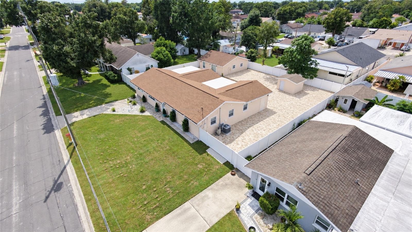 Single Family Residence at 7518 BLOSSOM AVE, TAMPA, photo 12 of 88