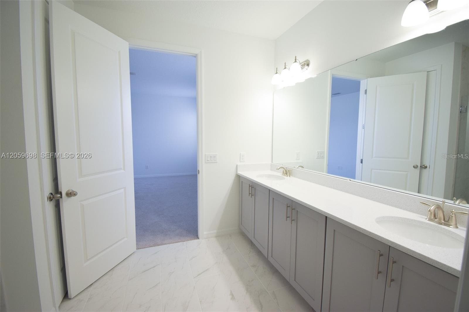 Primary Bathroom with Dual Vanity - 2370 LANCASHIRE ST, DAVENPORT