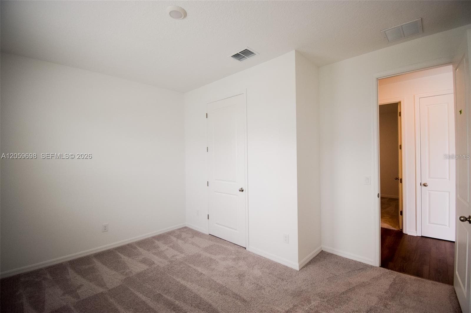 Spacious Bedroom - 2370 LANCASHIRE ST, DAVENPORT