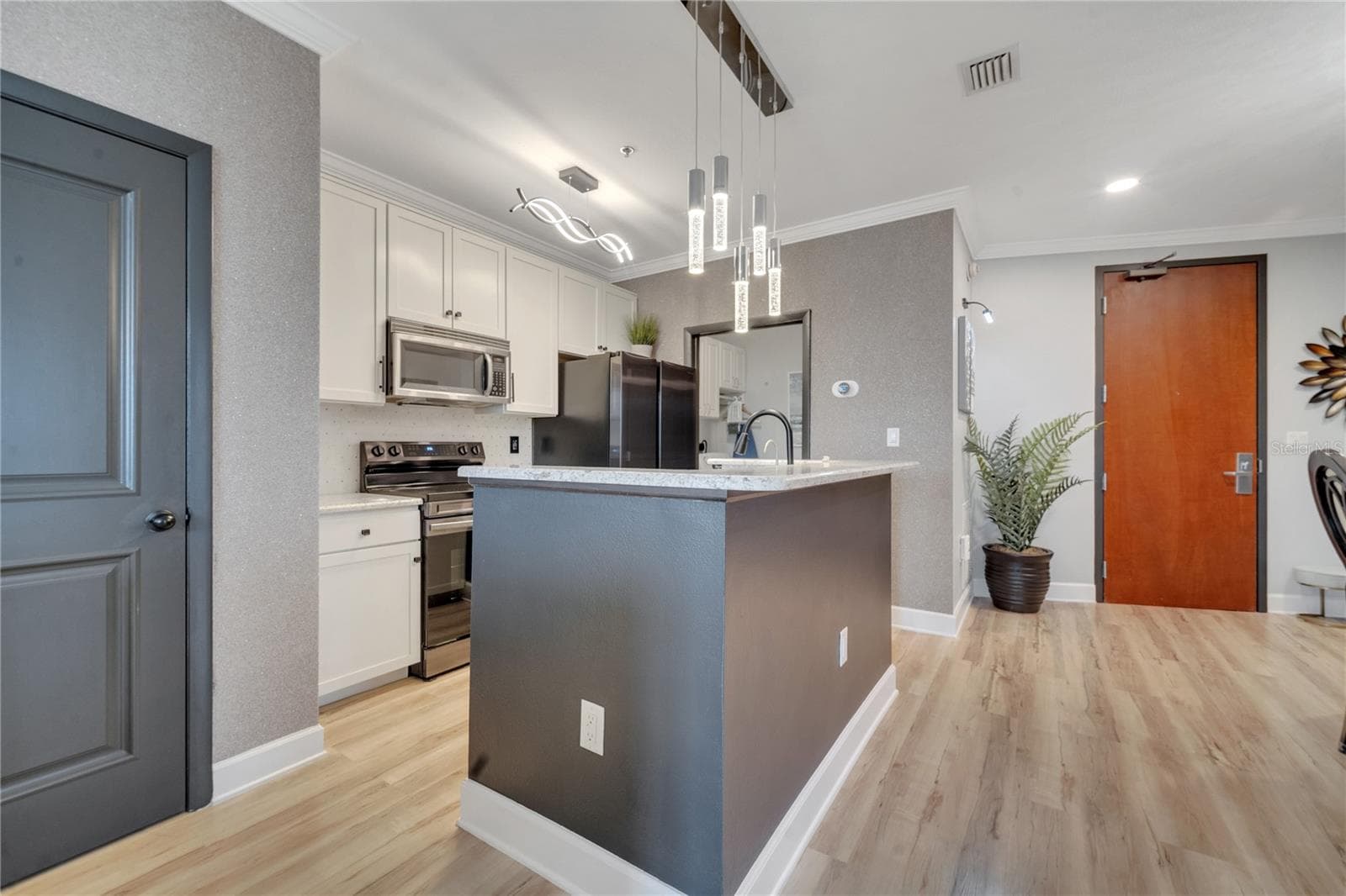 Condominium at 151 E WASHINGTON ST #5A, ORLANDO, photo 9 of 48
