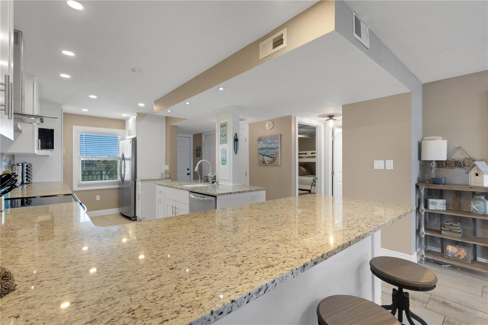 Kitchen - 420 BEACH RD #507, SARASOTA