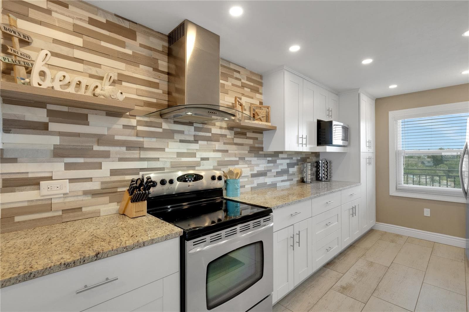 Kitchen - 420 BEACH RD #507, SARASOTA