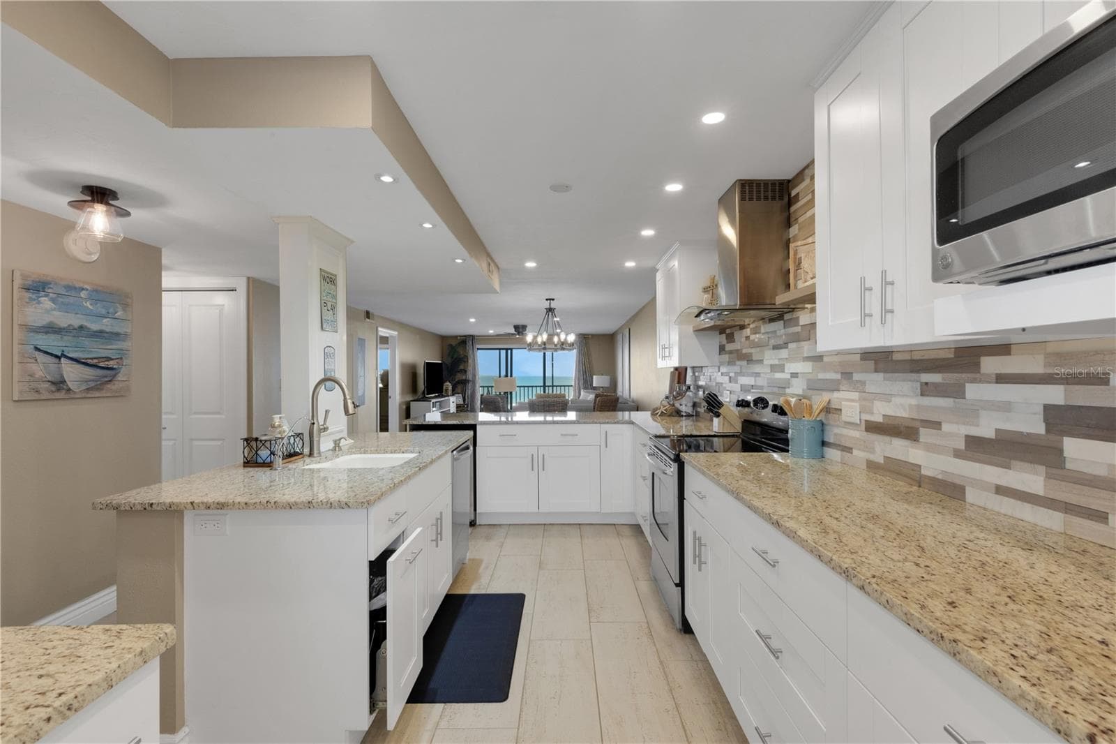 Kitchen - 420 BEACH RD #507, SARASOTA