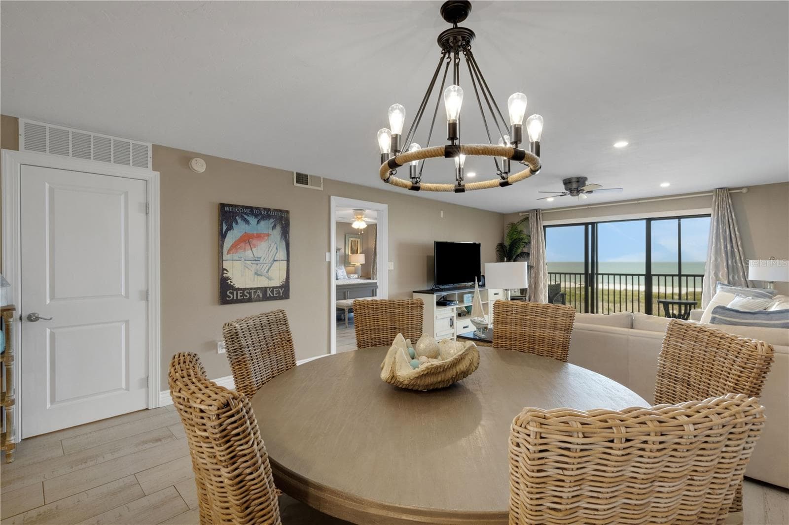 Dinning - 420 BEACH RD #507, SARASOTA