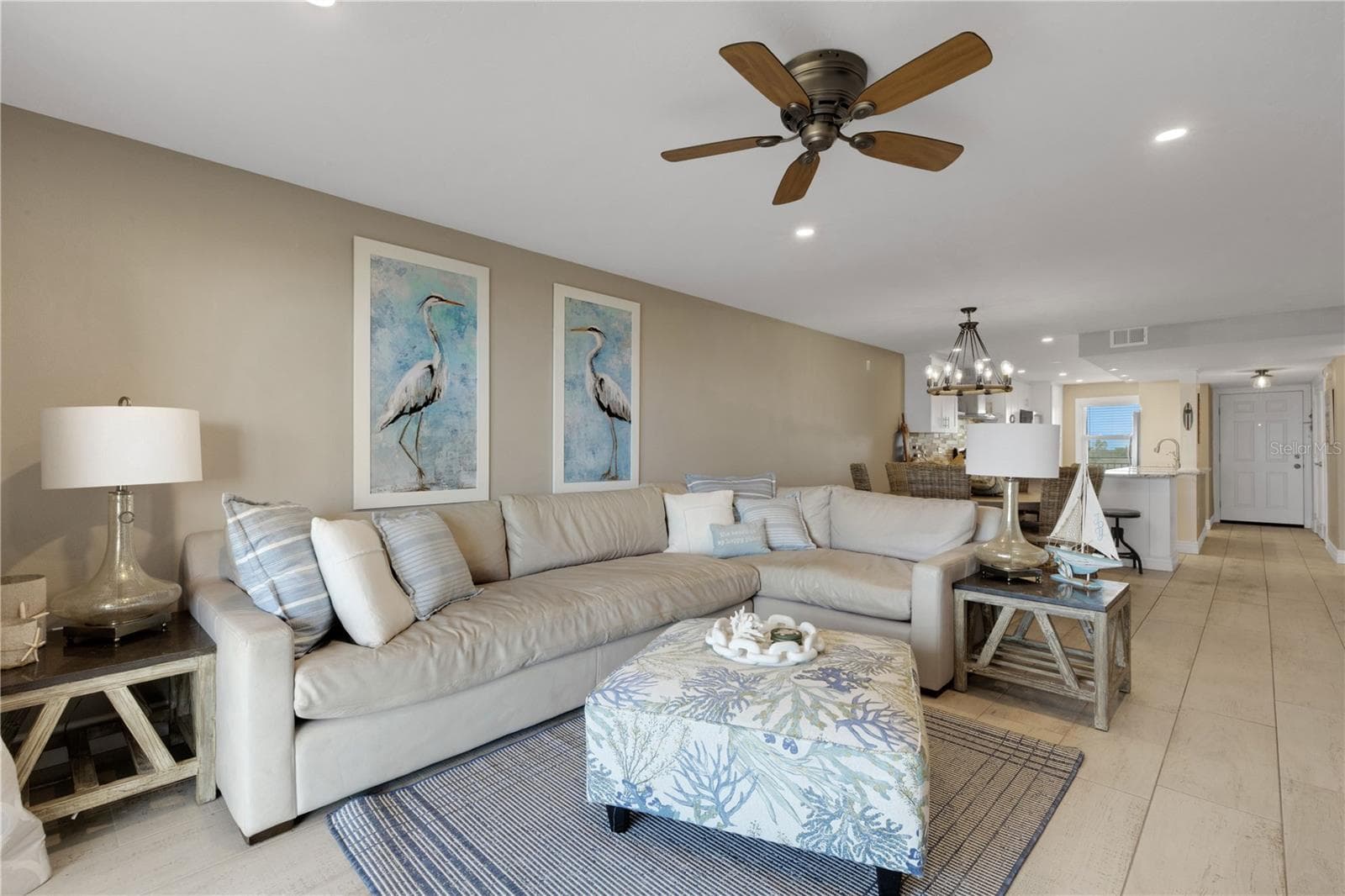 Great room - 420 BEACH RD #507, SARASOTA