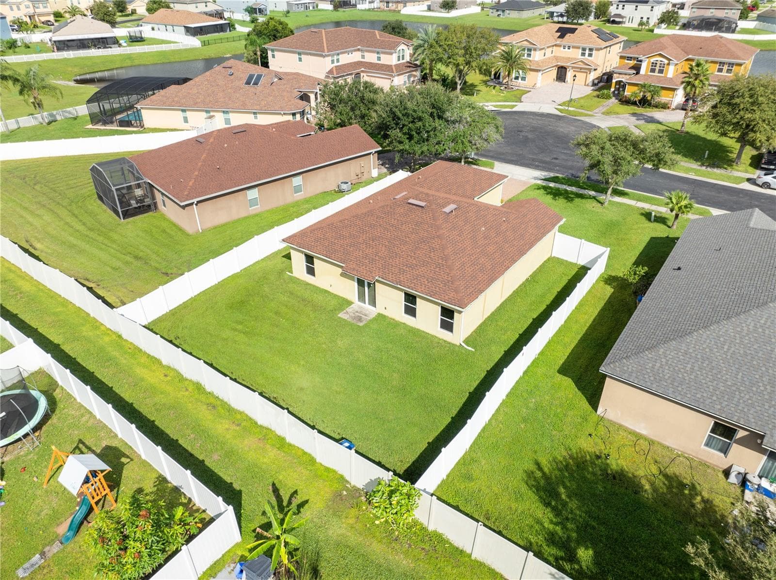 Single Family Residence at 4622 CABALERRO TRL, KISSIMMEE, photo 7 of 37