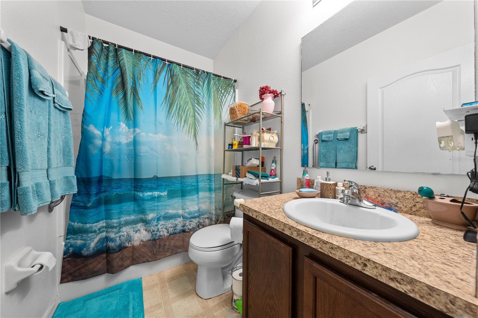 Guest Bath - 4622 CABALERRO TRL, KISSIMMEE