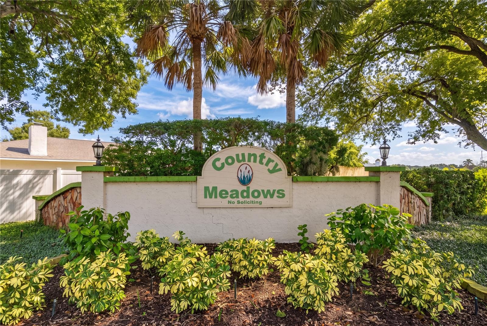 Single Family Residence at 2014 COUNTRY MEADOWS LN, SARASOTA, photo 2 of 53