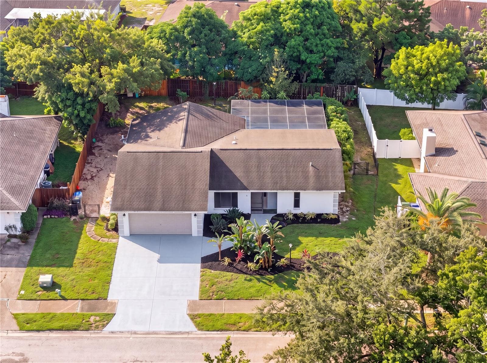 Single Family Residence at 2014 COUNTRY MEADOWS LN, SARASOTA, photo 4 of 53
