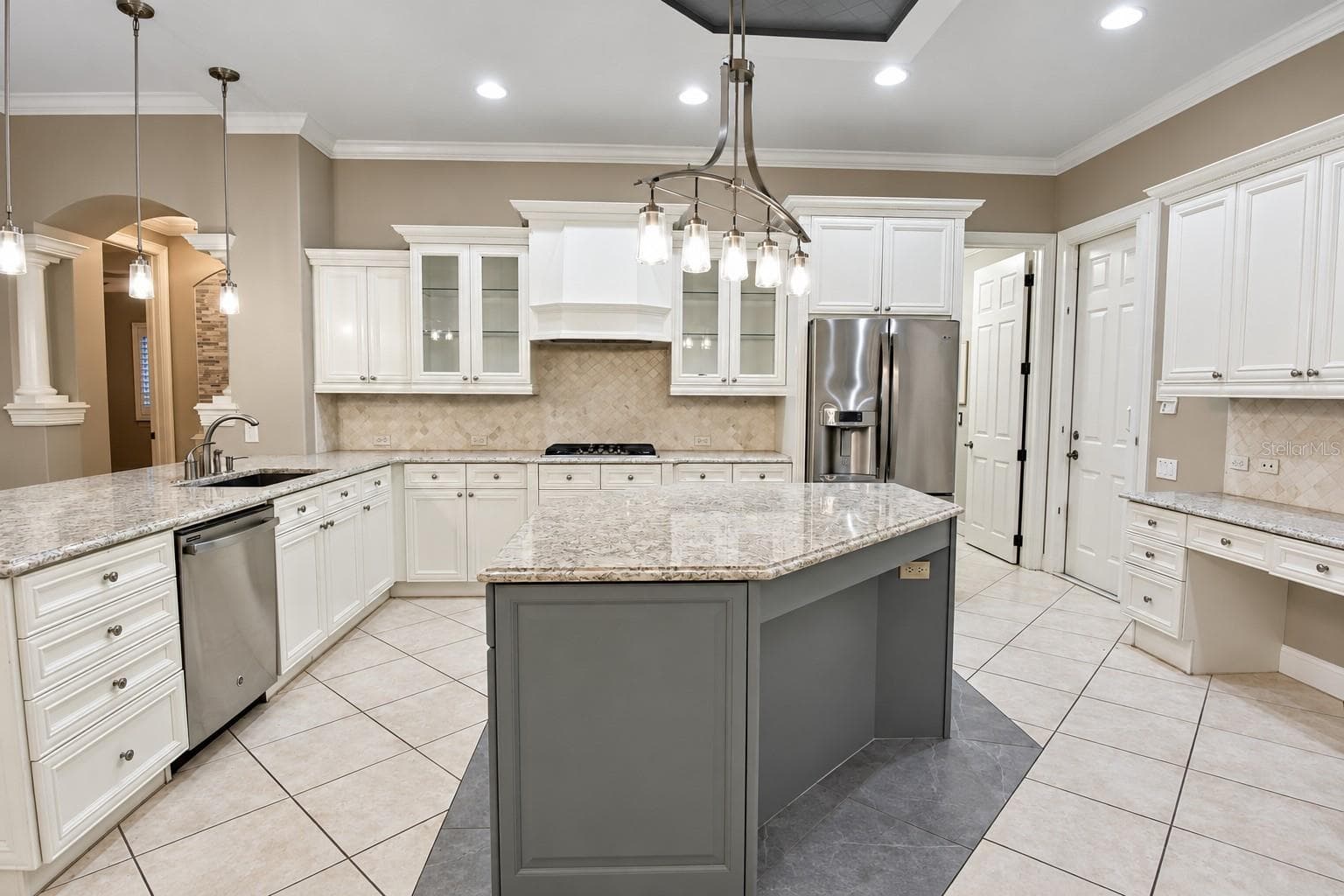 Single Family Residence at 918 SHOALS LANDING DR, BRANDON, photo 17 of 59