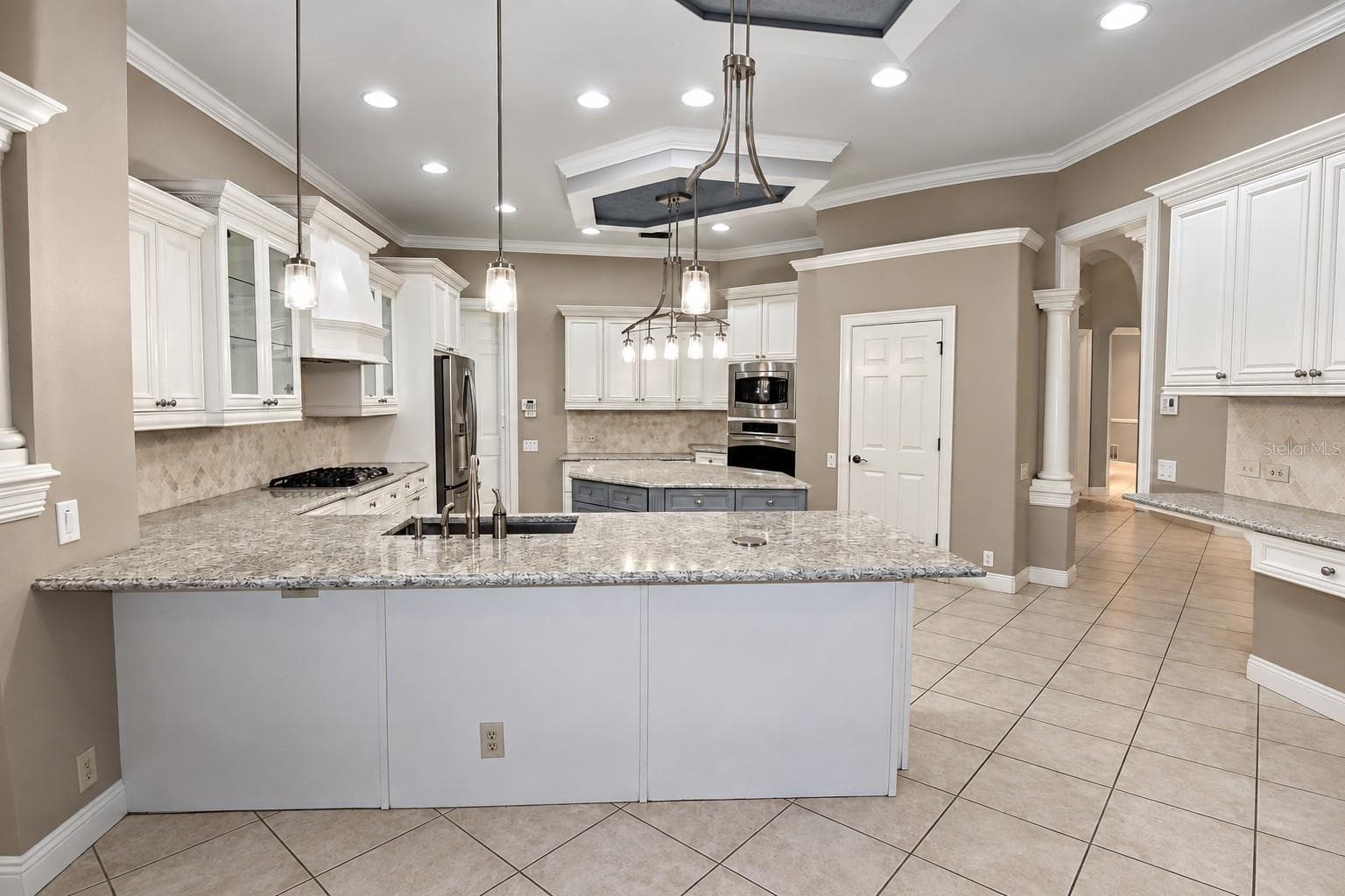 Single Family Residence at 918 SHOALS LANDING DR, BRANDON, photo 18 of 59