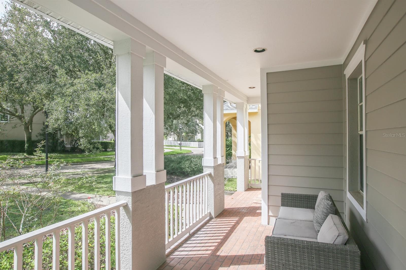 Single Family Residence at 16244 BRIDGEWALK DR, LITHIA, photo 3 of 35