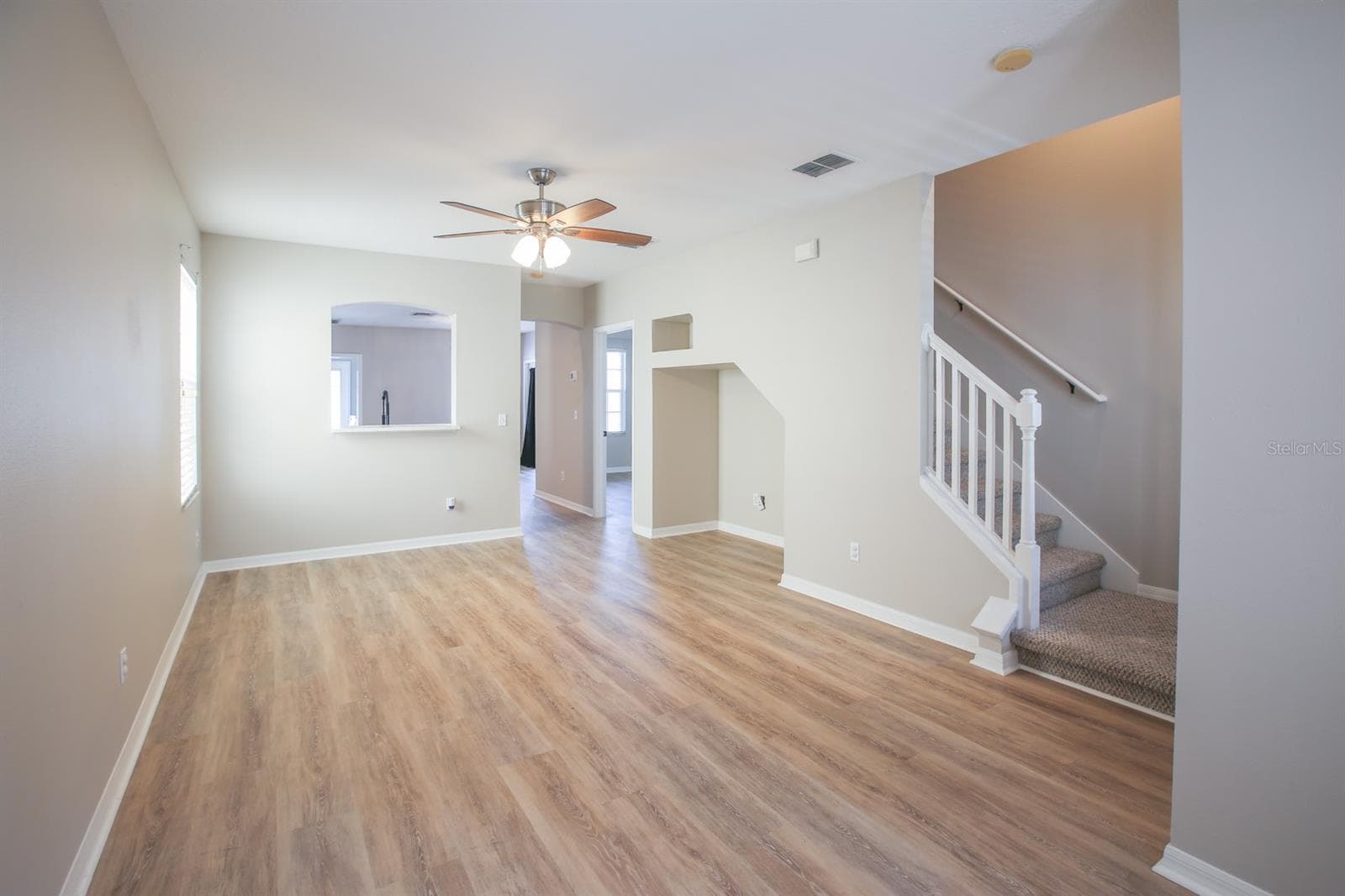 Single Family Residence at 16244 BRIDGEWALK DR, LITHIA, photo 5 of 35
