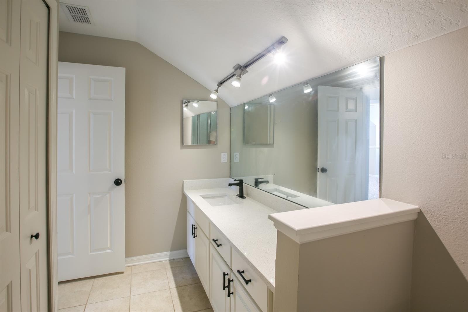 Bath #2 - 16244 BRIDGEWALK DR, LITHIA