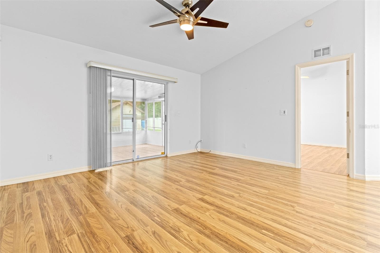Single Family Residence at 13618 SE 51ST AVE, SUMMERFIELD, photo 8 of 22