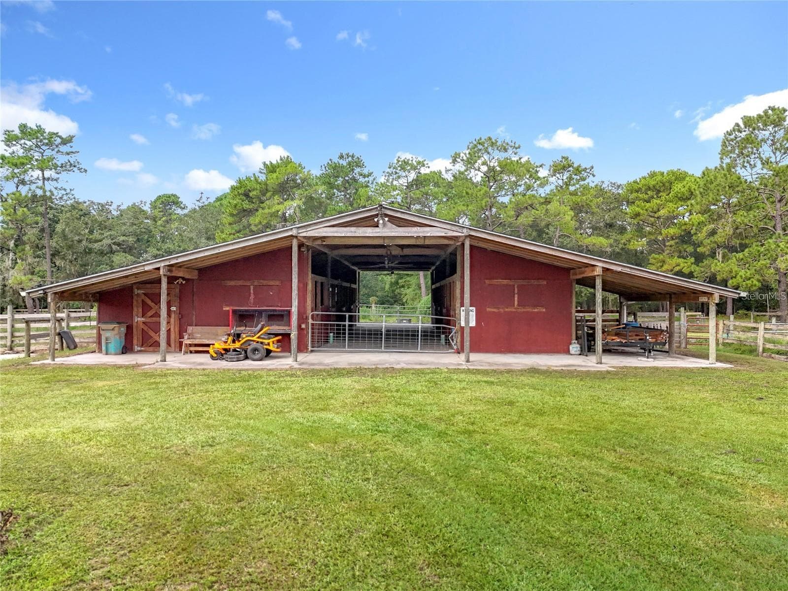 Single Family Residence at 21320 PARADISE WAY, EUSTIS, photo 4 of 96