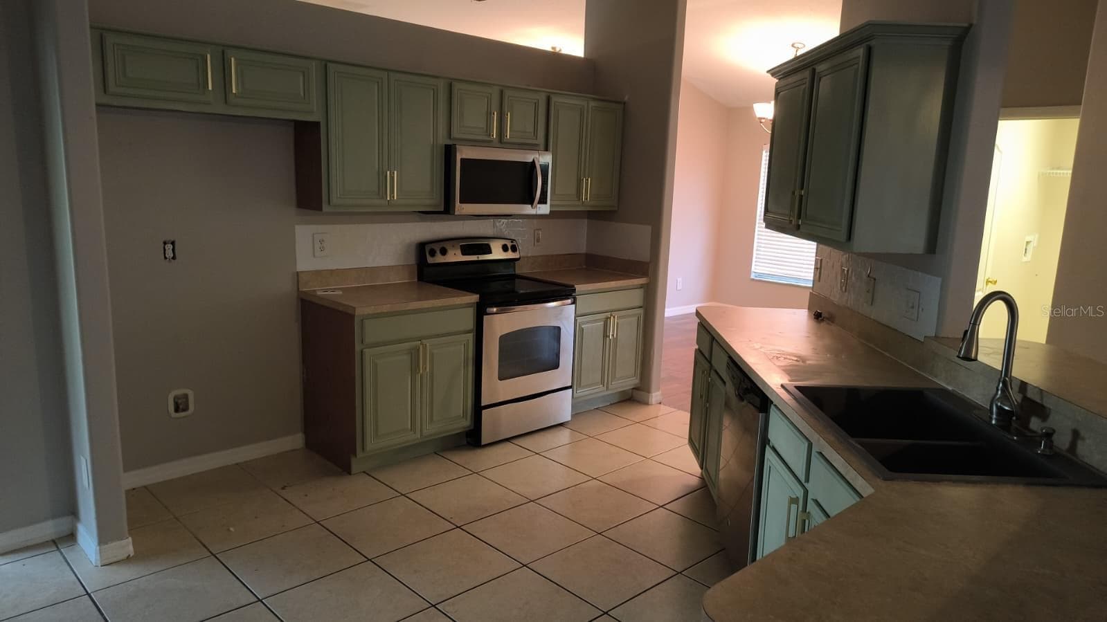 Single Family Residence at 129 COMPASS ROSE DR, GROVELAND, photo 33 of 34