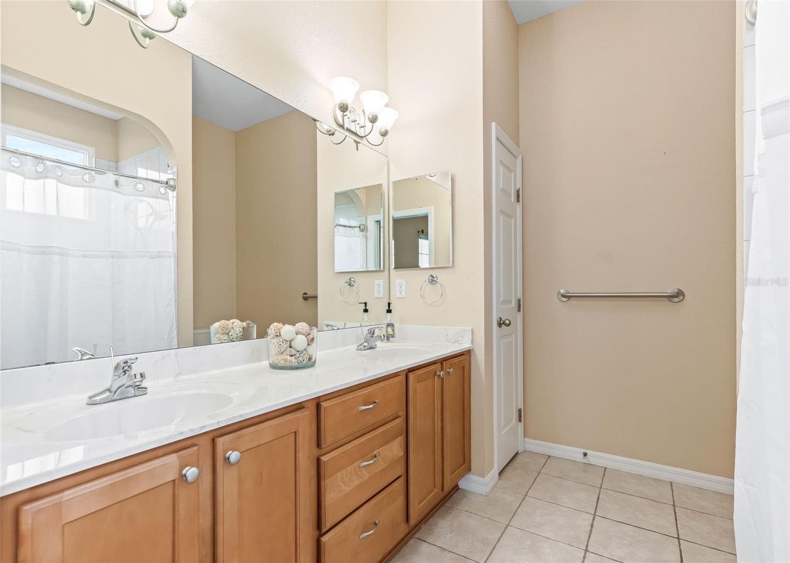 Primary bath - 12439 SE 176TH LOOP, SUMMERFIELD