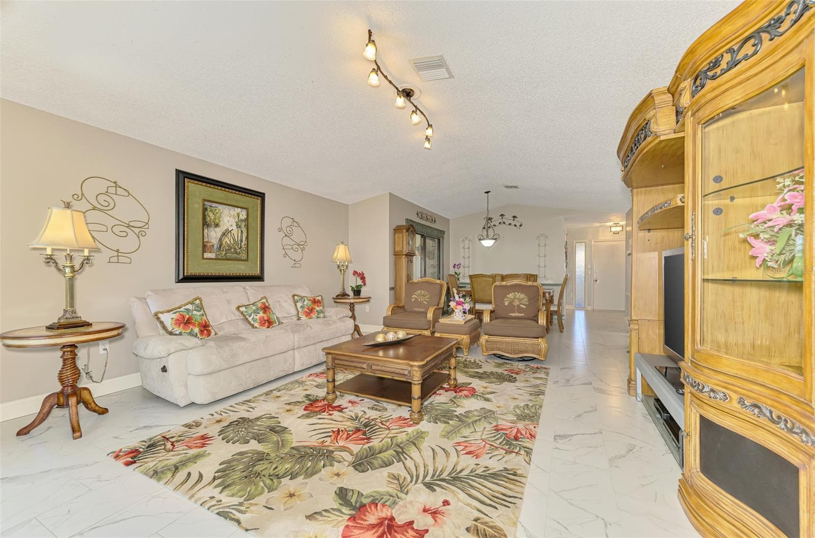 Villa at 32 PEBBLE ROCK DR, VENICE, photo 13 of 47