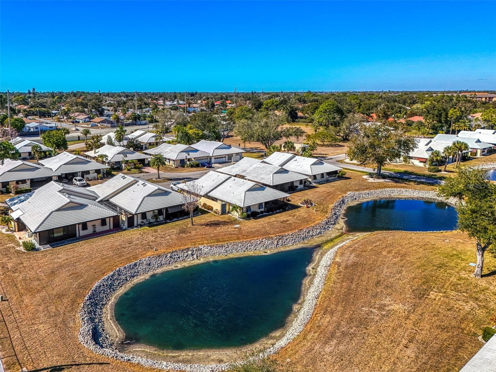 Villa at 32 PEBBLE ROCK DR, VENICE, photo 43 of 47