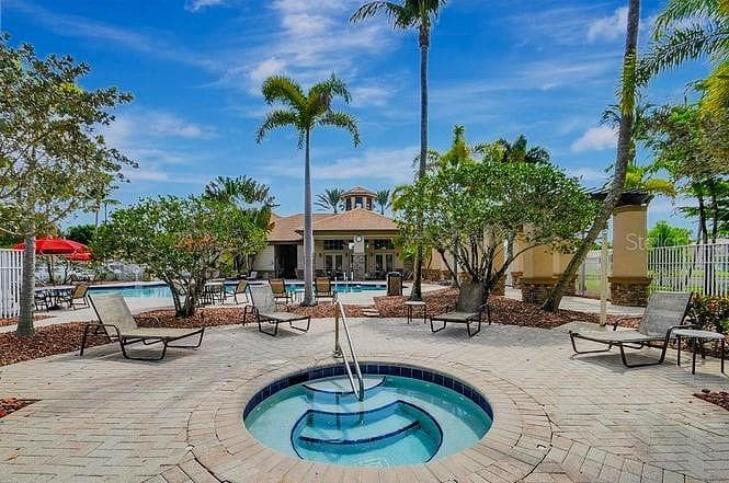 JACUZZI - 10355 LITTLE MUSTANG WAY, LAKE WORTH