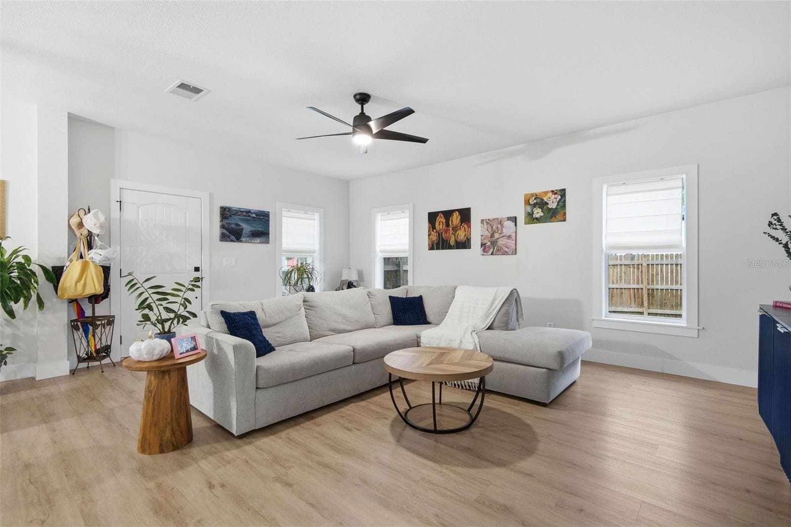 Single Family Residence at 1537 PALMETTO ST, CLEARWATER, photo 4 of 26