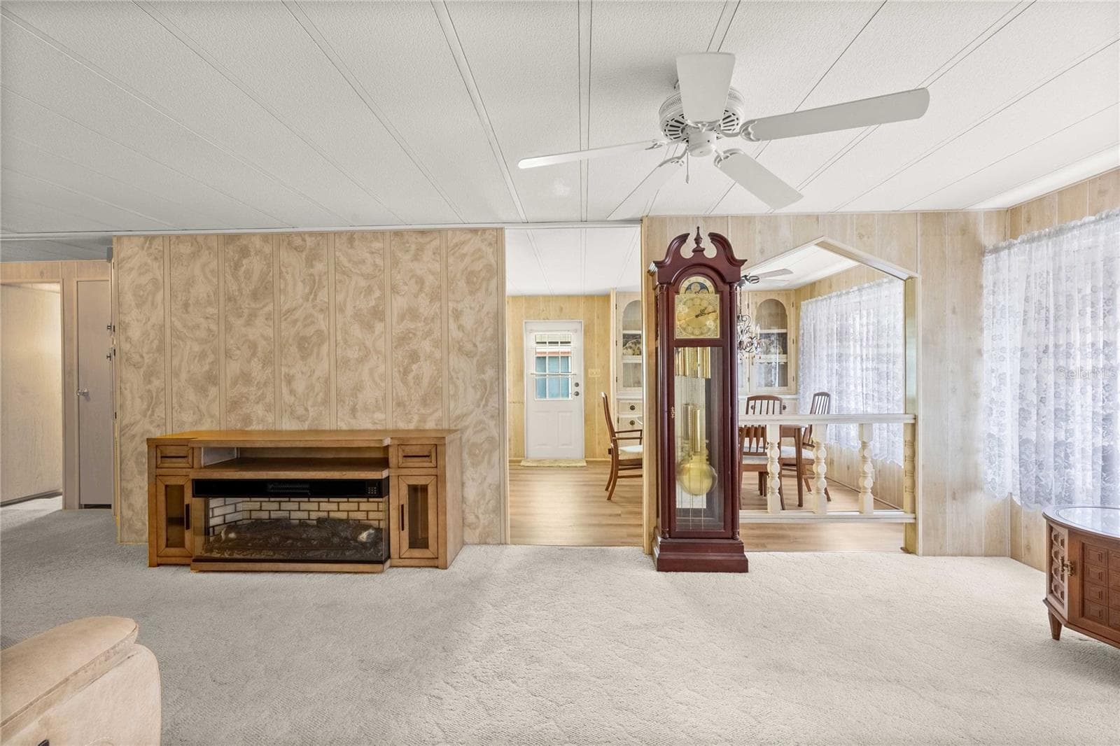 Living room. - 5244 JO ST, ZEPHYRHILLS