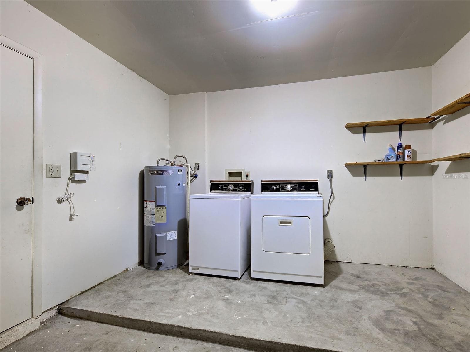 Laundry in Garage - 2635 SHENANDOAH ST, NORTH PORT