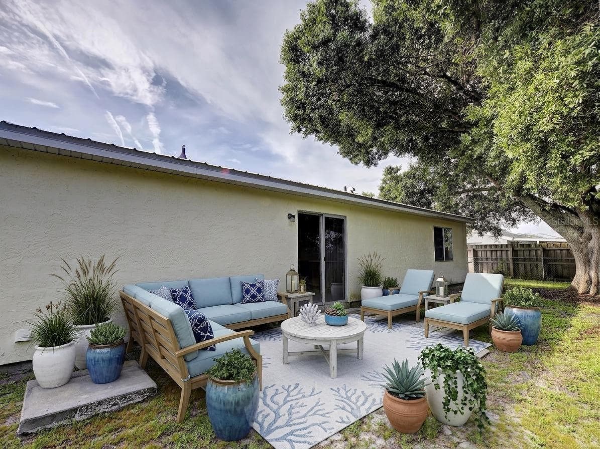Virtually staged - 2635 SHENANDOAH ST, NORTH PORT