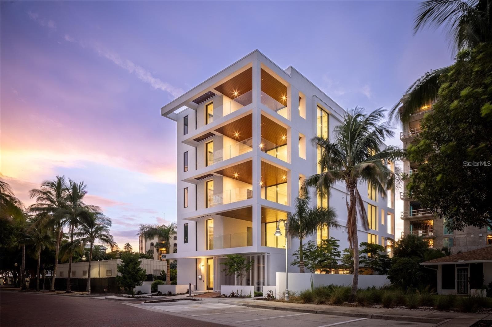 Condominium at 509 GOLDEN GATE PT #3, SARASOTA, photo 6 of 28