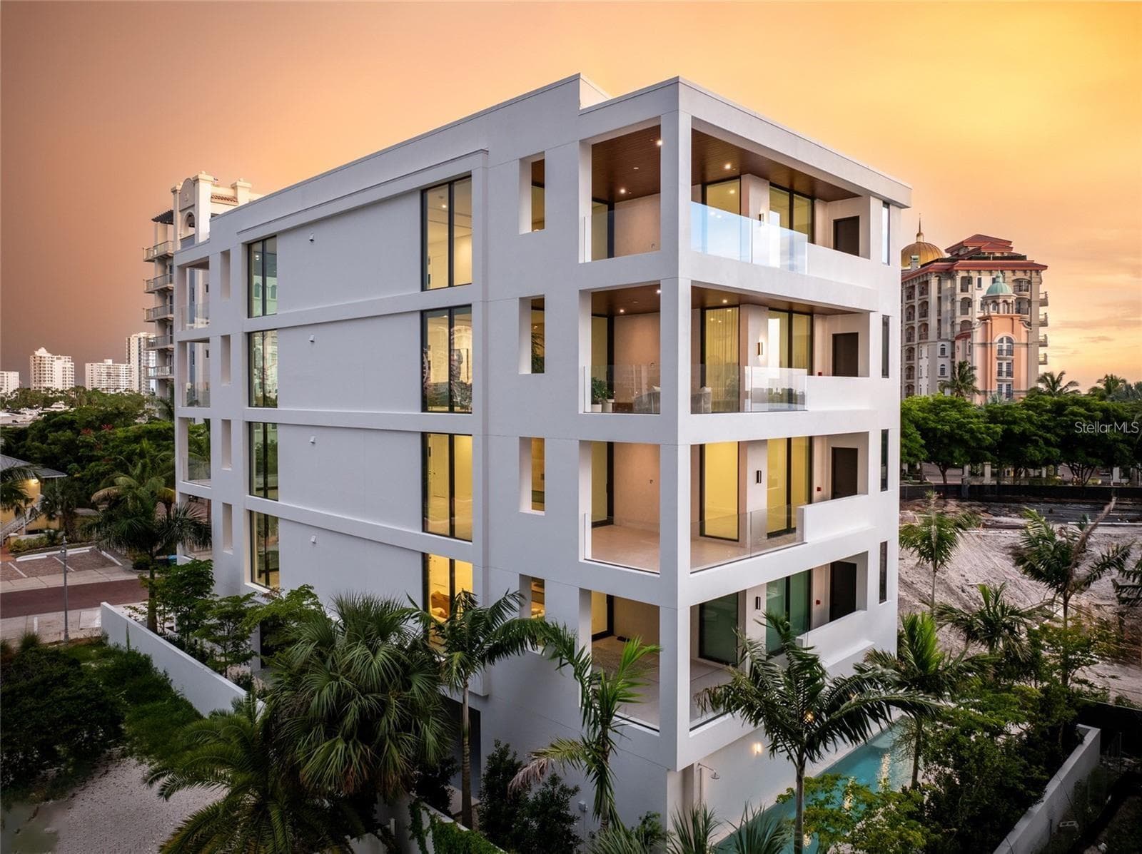 Condominium at 509 GOLDEN GATE PT #3, SARASOTA, photo 7 of 28