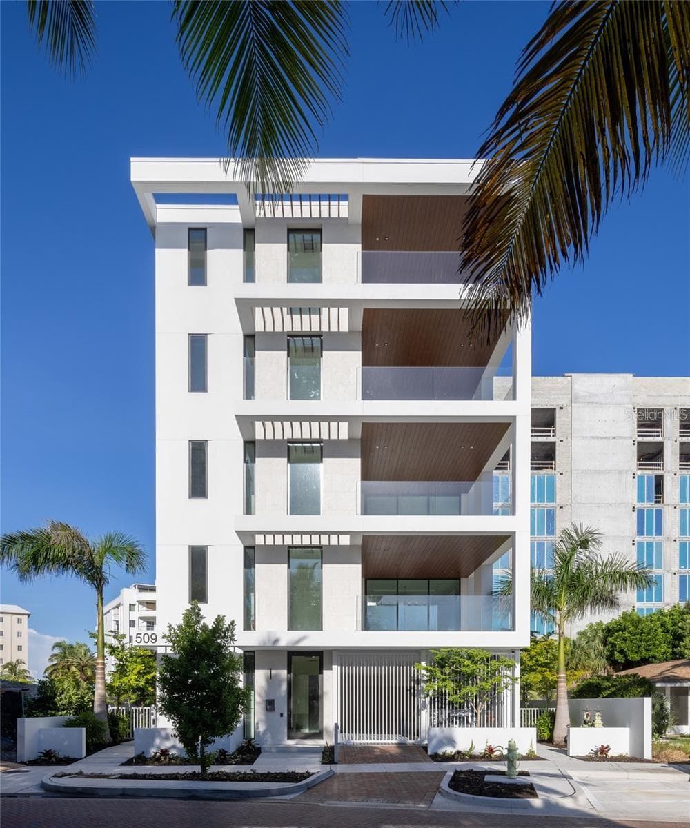 Condominium at 509 GOLDEN GATE PT #3, SARASOTA, photo 10 of 28