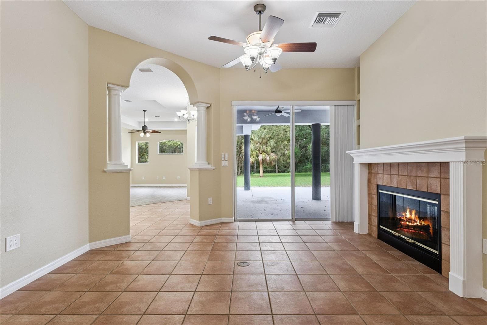 Single Family Residence at 949 HAWK LNDG, FRUITLAND PARK, photo 9 of 63
