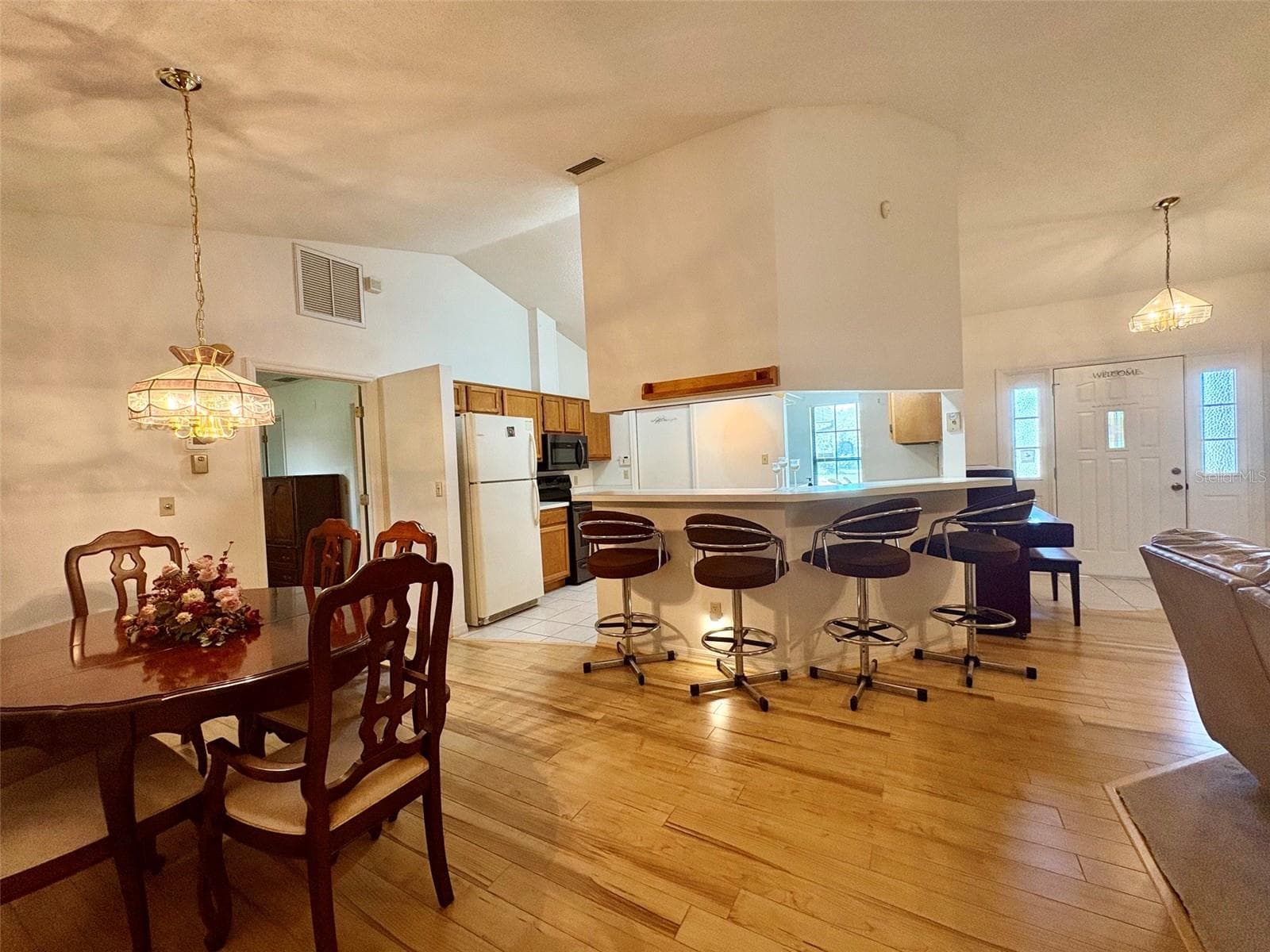 Breakfast Bar - 922 CHELSEA WAY, LAKE WALES