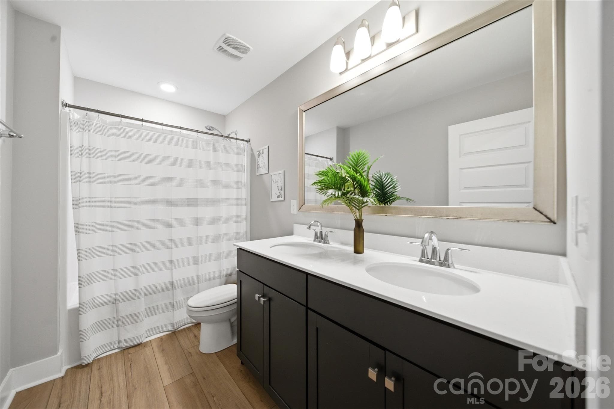Single Family Residence at 585 Ludlow Lane, Columbia, photo 13 of 14
