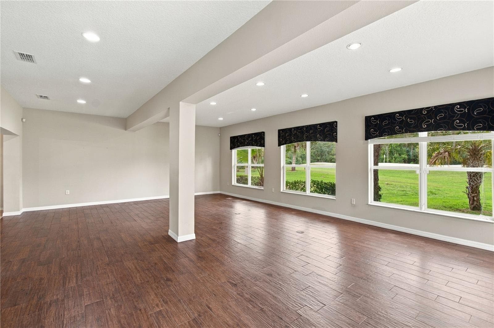 Golf Course Views - 352 HAMRICK DR, POINCIANA