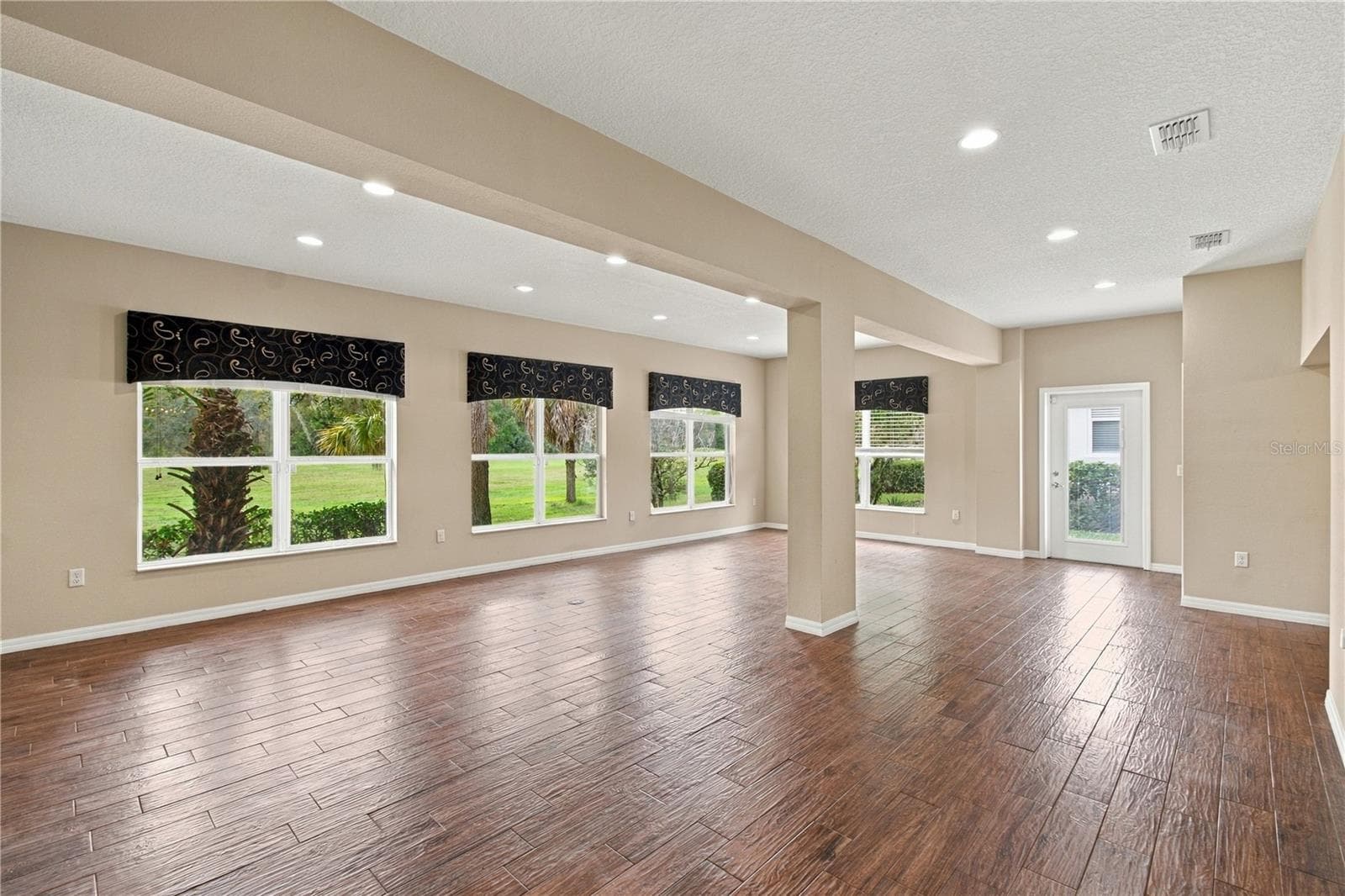 Plank Tile floors - 352 HAMRICK DR, POINCIANA