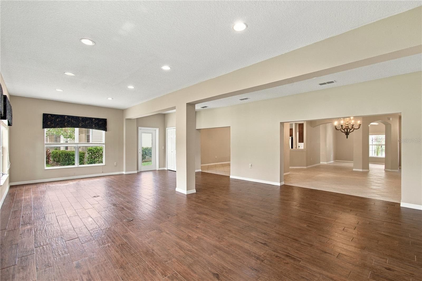 Single Family Residence at 352 HAMRICK DR, POINCIANA, photo 13 of 76