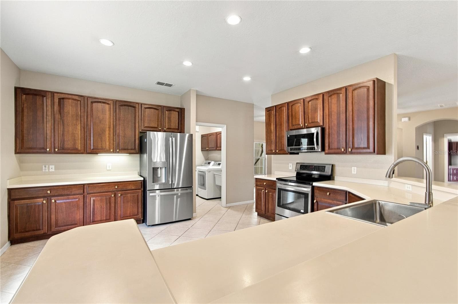Corian Counters - 352 HAMRICK DR, POINCIANA