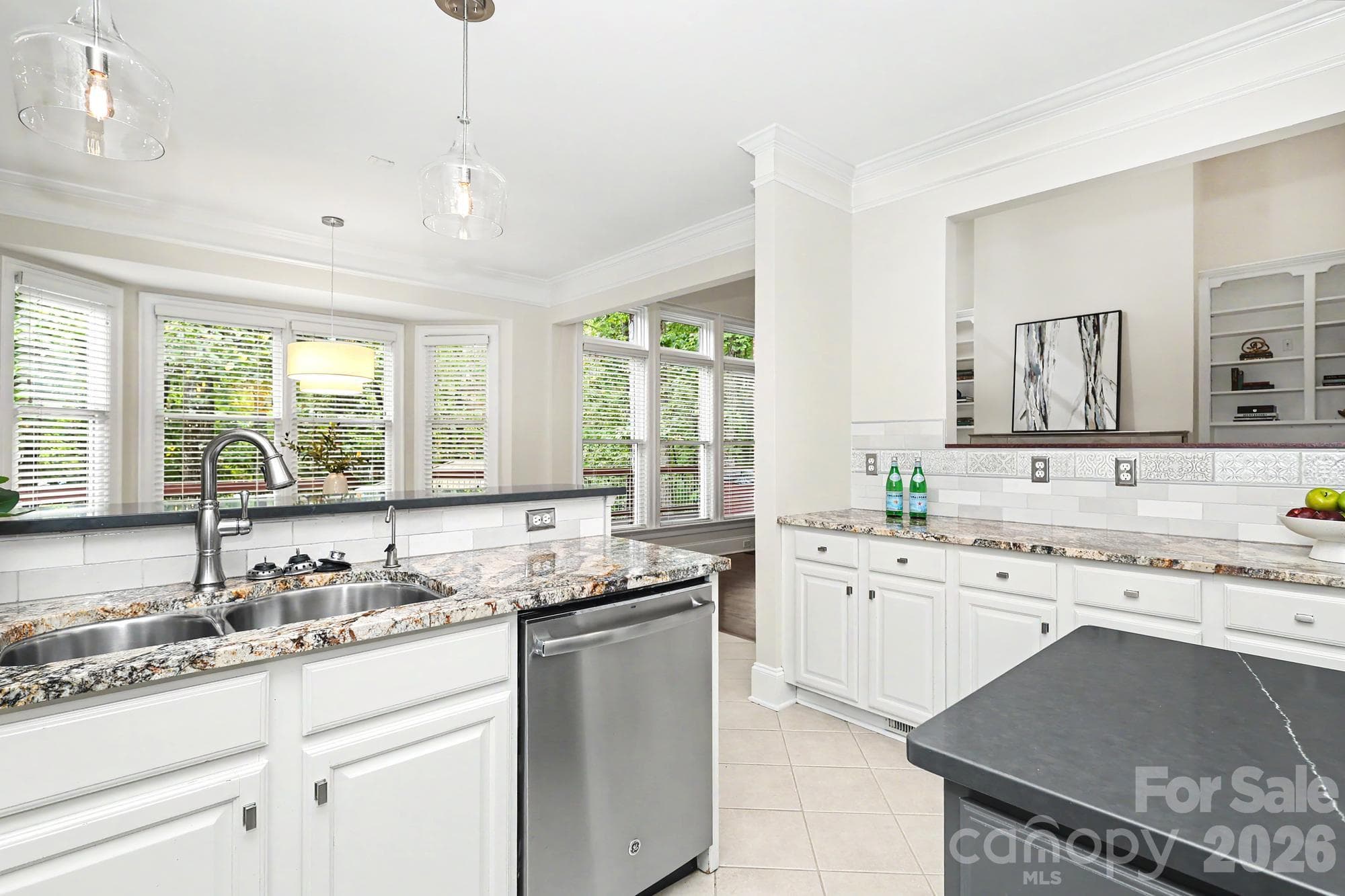Single Family Residence at 4320 Town And Country Drive, Charlotte, photo 17 of 47