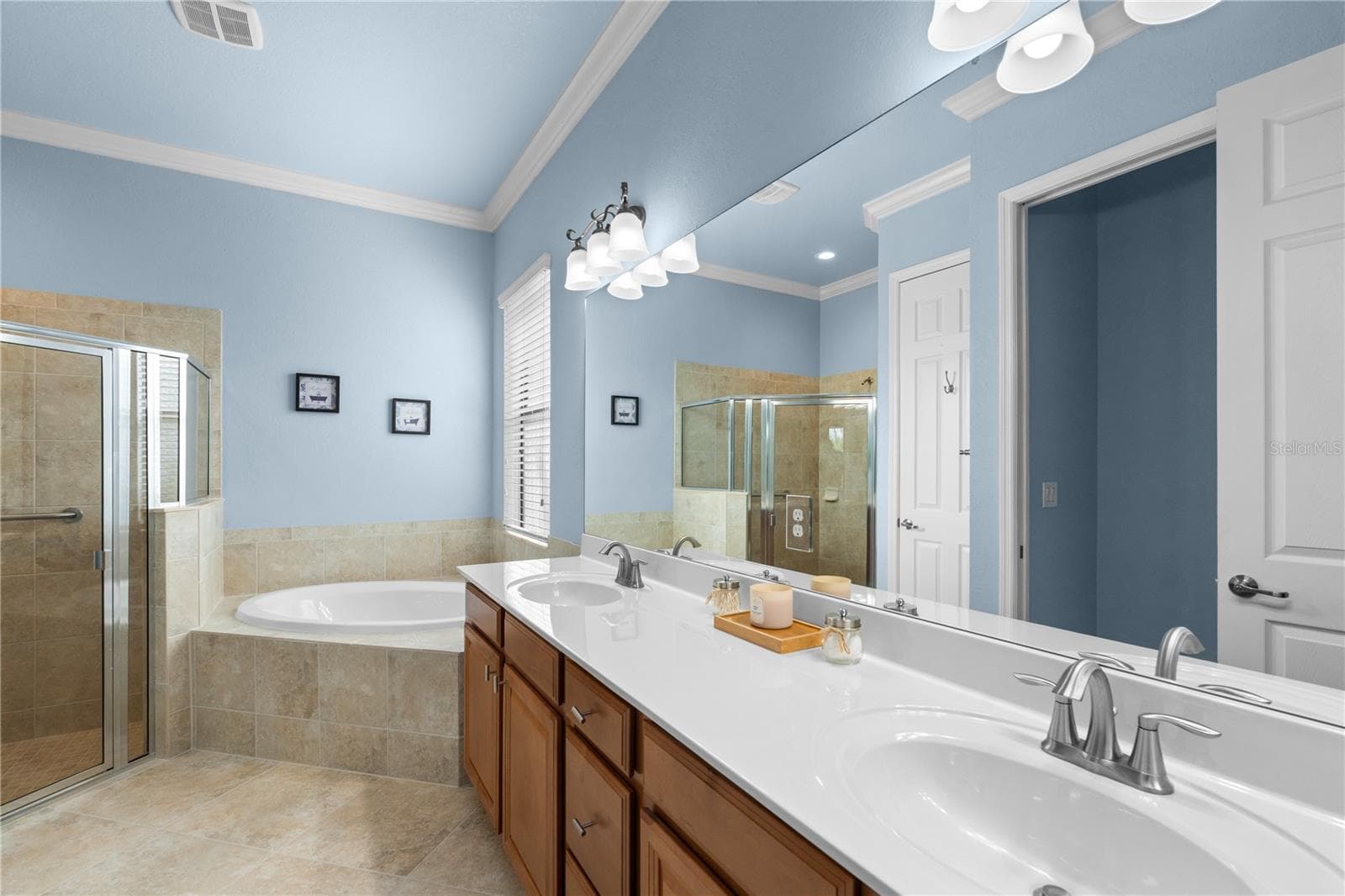 Single Family Residence at 13211 RAMBLEWOOD TRL, BRADENTON, photo 22 of 56