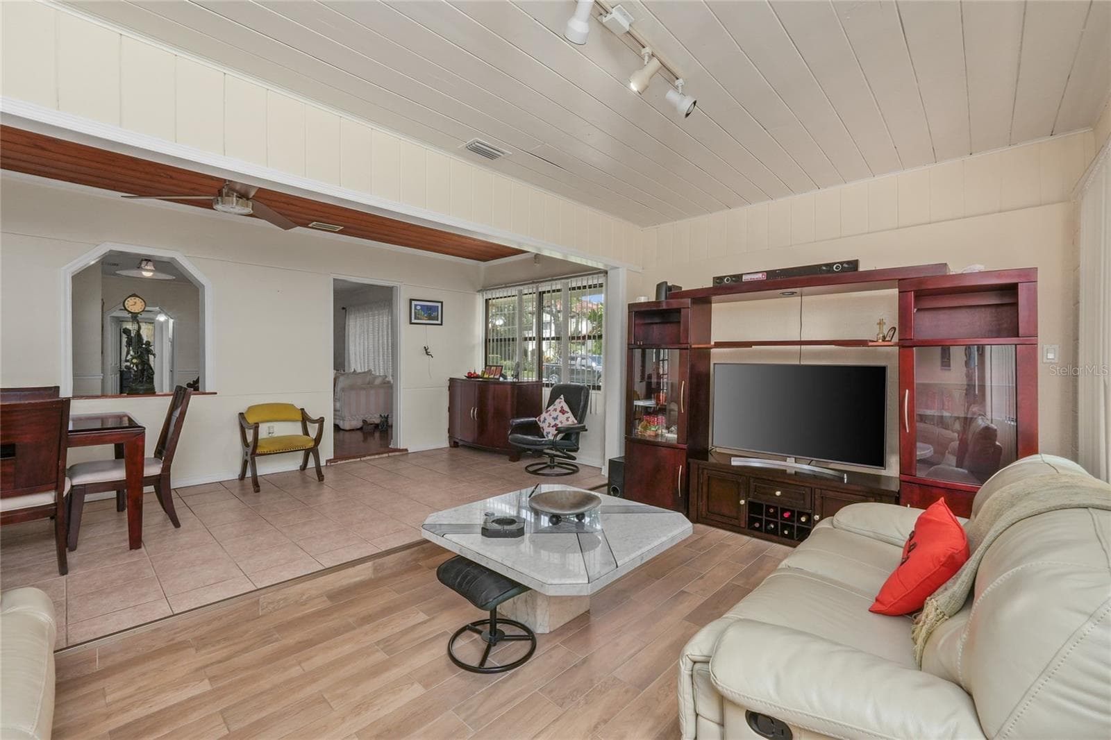 Single Family Residence at 3408 W SAN LUIS ST, TAMPA, photo 11 of 43