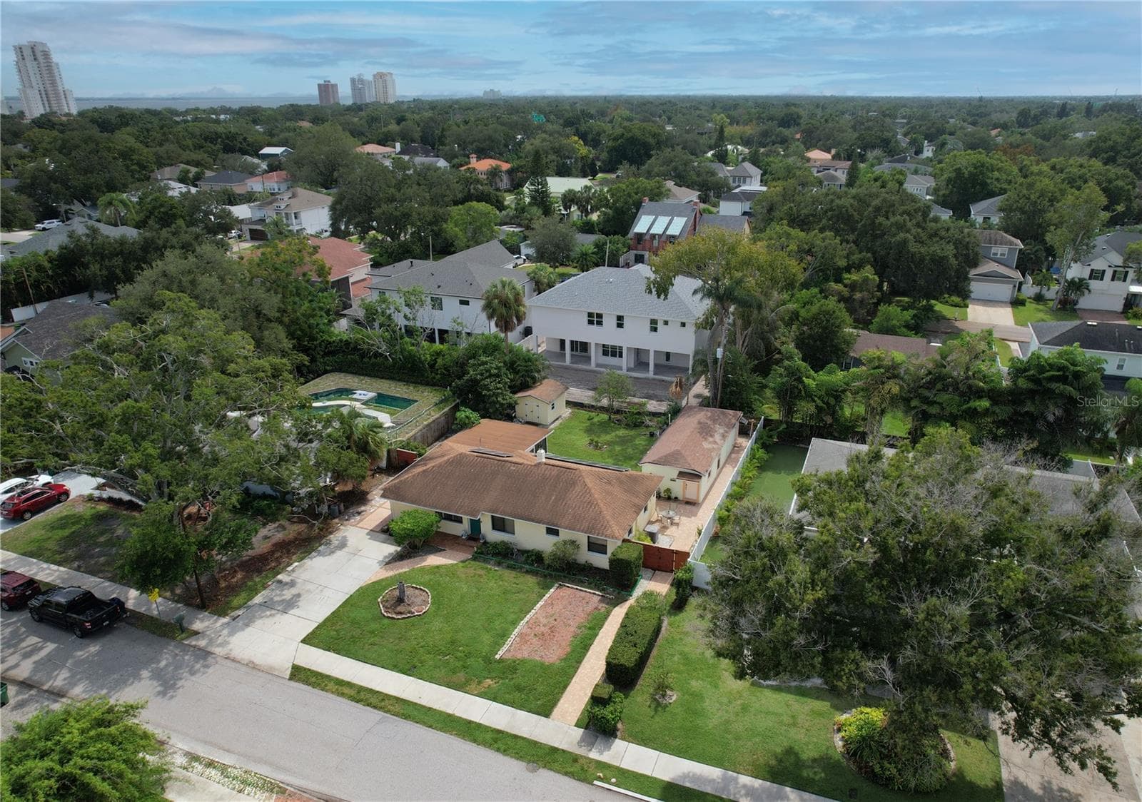 Single Family Residence at 3408 W SAN LUIS ST, TAMPA, photo 39 of 43