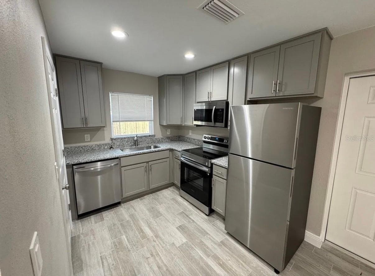 108 Kitchen - 106-108 W ORANGE AVE, LAKE WALES