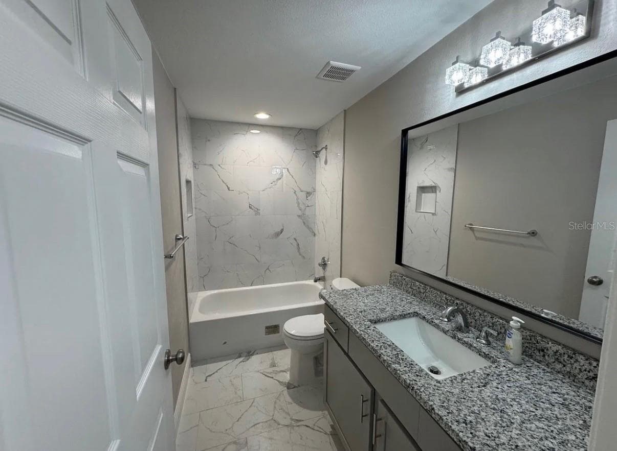 108 Bath - 106-108 W ORANGE AVE, LAKE WALES