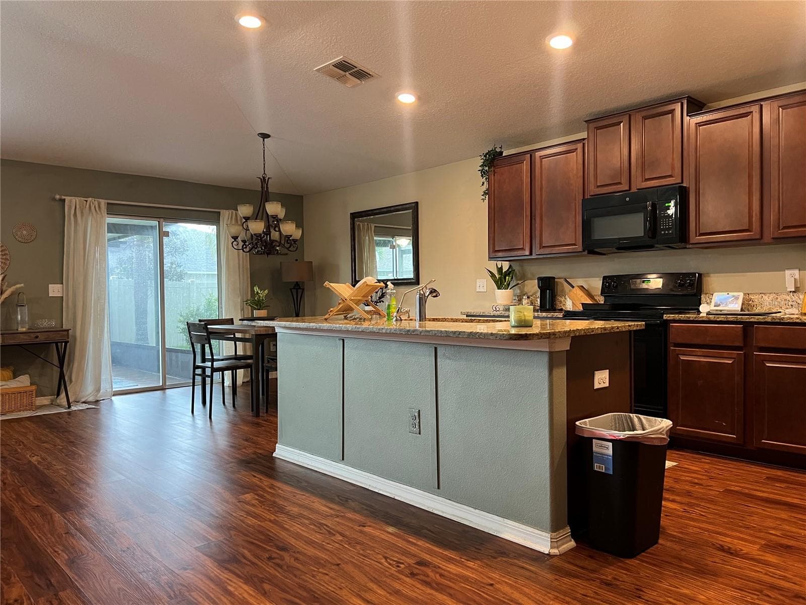 Single Family Residence at 4908 BABBLING BROOK LN, WIMAUMA, photo 11 of 32
