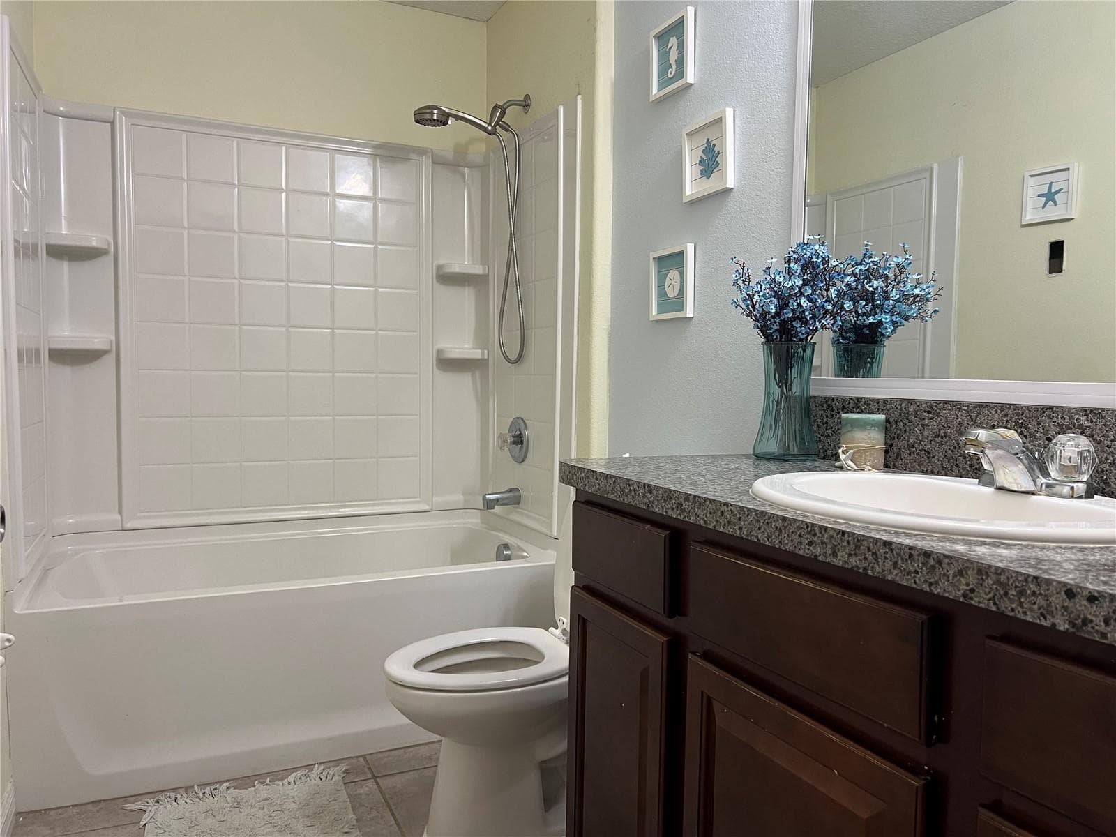 Guest bathroom - 4908 BABBLING BROOK LN, WIMAUMA