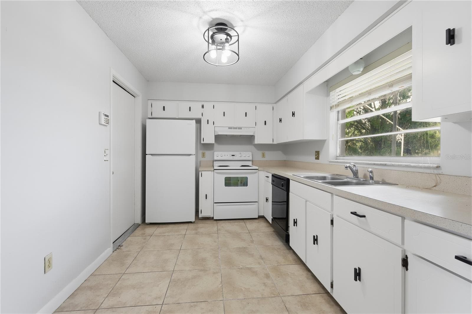 Single Family Residence at 1238 AZORA DR, DELTONA, photo 11 of 25