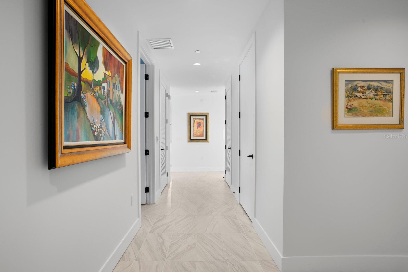 Large hallways - 777 3RD AVE N #1408, ST PETERSBURG